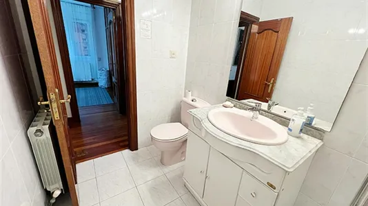 Rooms in Bilbao - photo 10
