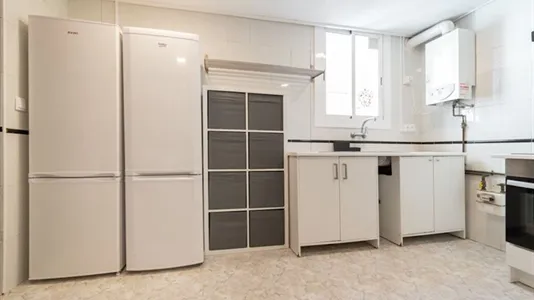 Rooms in Barcelona Ciutat Vella - photo 10