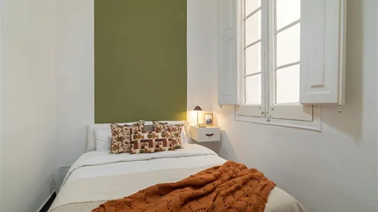 Rooms in Barcelona Ciutat Vella - photo 4