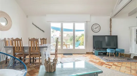 Apartments in Saint-Nazaire - photo 5