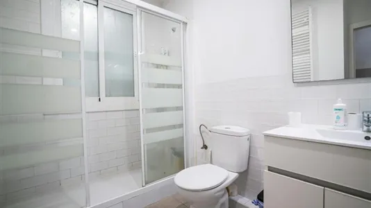 Rooms in Barcelona Eixample - photo 9