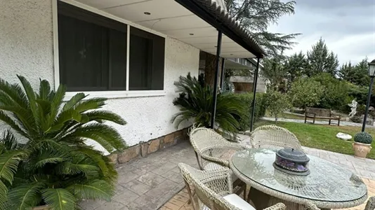 Houses in Villaviciosa de Odón - photo 2
