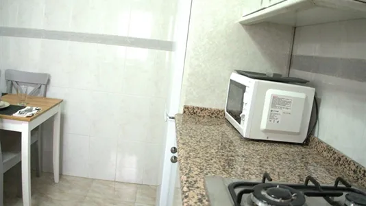 Rooms in Madrid Centro - photo 10