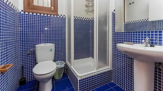 Rooms in Madrid Centro - photo 9