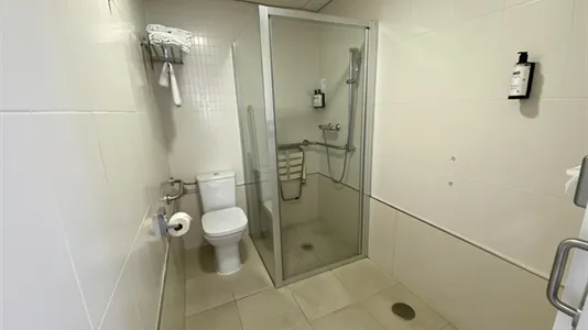 Rooms in Madrid Salamanca - photo 8