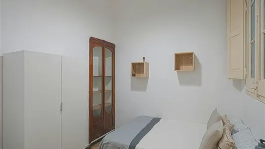 Rooms in Barcelona Ciutat Vella - photo 1