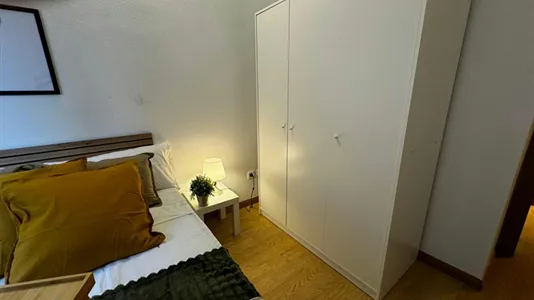 Rooms in El Encinar de los Reyes - photo 4