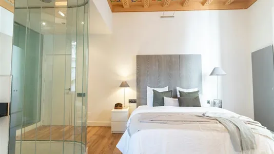 Rooms in Barcelona Ciutat Vella - photo 4