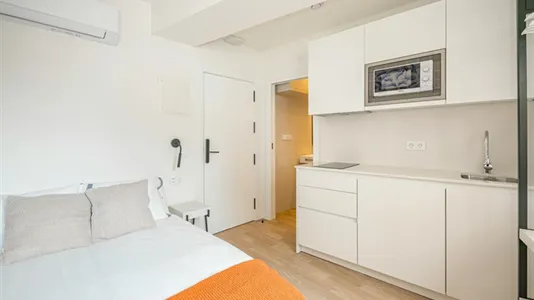 Rooms in Málaga - photo 4