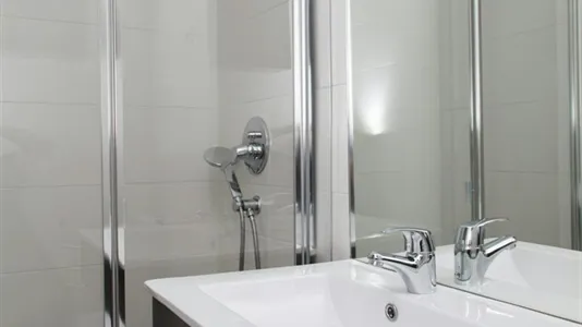 Rooms in Madrid Salamanca - photo 4