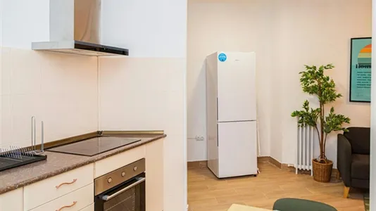 Rooms in Zaragoza - photo 9