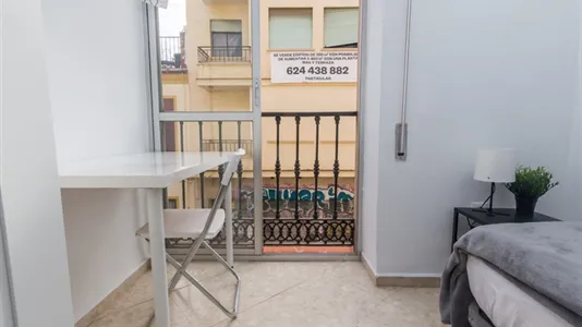 Rooms in Málaga - photo 5