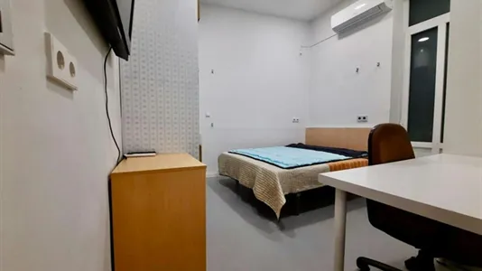 Rooms in Valencia Ciutat Vella - photo 8