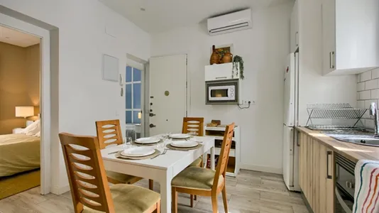 Rooms in Madrid Centro - photo 9