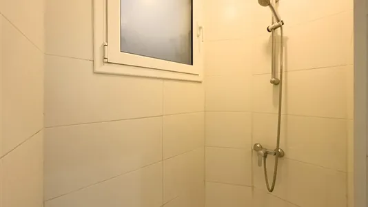 Rooms in Barcelona Ciutat Vella - photo 8