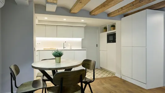 Apartments in Barcelona Ciutat Vella - photo 8