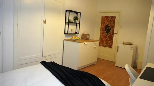 Rooms in Madrid Salamanca - photo 8