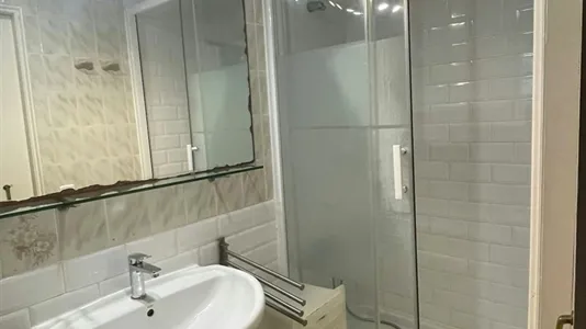 Rooms in Barcelona Ciutat Vella - photo 8