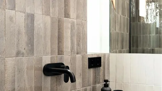 Rooms in Barcelona Eixample - photo 9