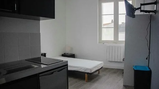 Rooms in Poitiers - photo 1