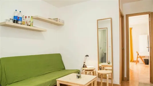 Rooms in Barcelona Ciutat Vella - photo 5