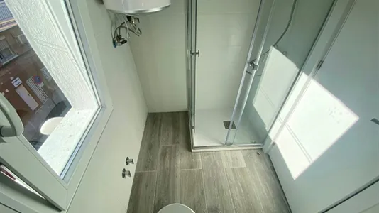 Rooms in Adaro - photo 9