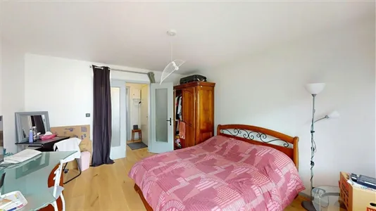 Rooms in Saint-Julien-en-Genevois - photo 4