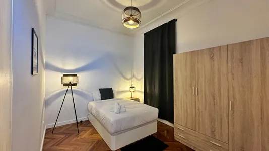 Rooms in Barcelona Eixample - photo 5