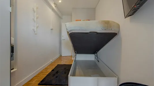 Rooms in Madrid Retiro - photo 4