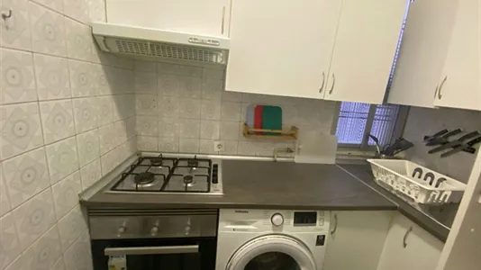 Rooms in Madrid Retiro - photo 10