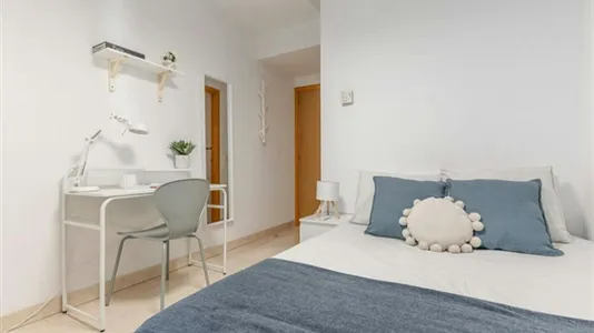 Rooms in Madrid Centro - photo 1