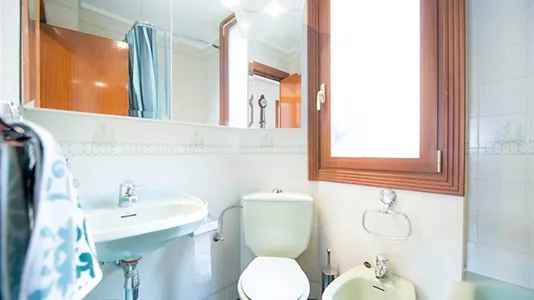 Rooms in Bilbao - photo 9