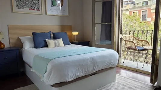 Rooms in Barcelona Eixample - photo 1
