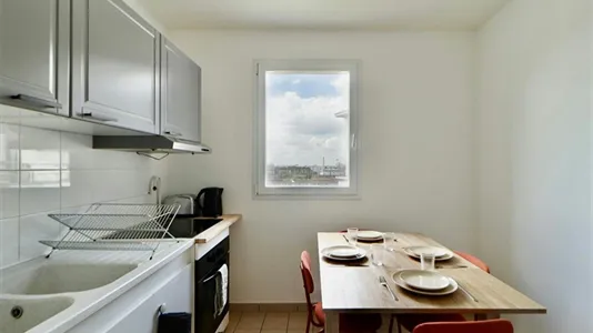 Rooms in Saint-Denis - photo 5