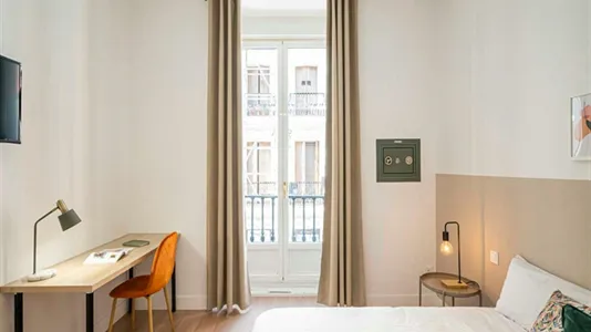 Rooms in Madrid Centro - photo 10