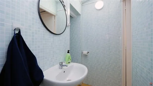 Rooms in Barcelona Ciutat Vella - photo 8