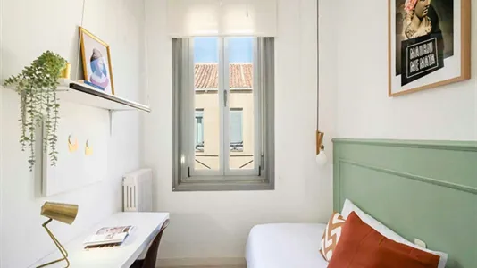 Rooms in Madrid Centro - photo 2