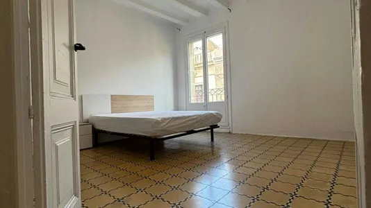 Rooms in Barcelona Ciutat Vella - photo 9