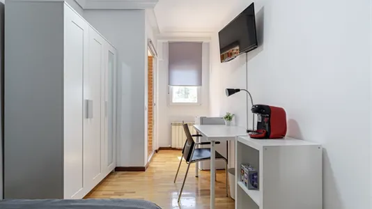 Rooms in Guadalajara - photo 4