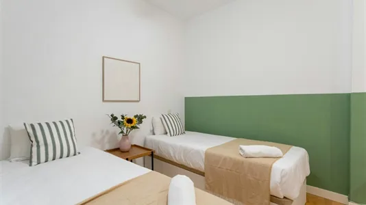 Rooms in Madrid Chamberí - photo 3