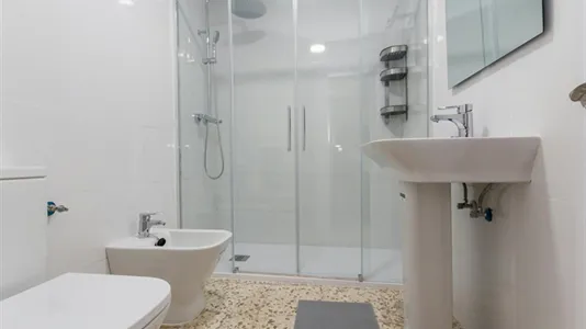 Rooms in Málaga - photo 9