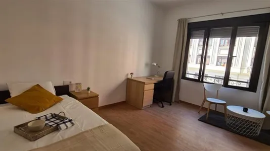 Rooms in Valencia Ciutat Vella - photo 5