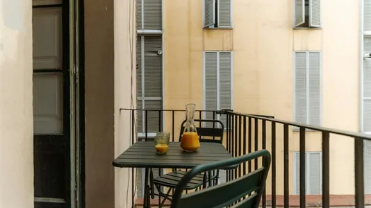 Rooms in Barcelona Ciutat Vella - photo 5