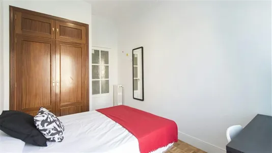 Rooms in Madrid Chamberí - photo 4