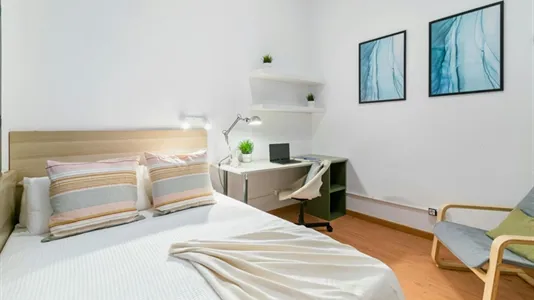 Rooms in Barcelona Ciutat Vella - photo 5