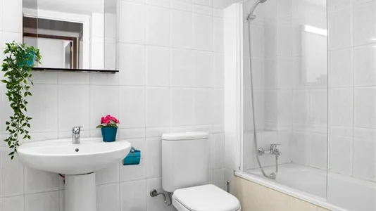 Rooms in Barcelona Ciutat Vella - photo 7