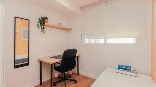 Rooms in Reus - photo 4