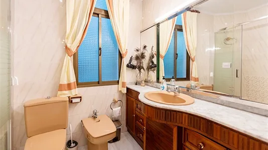 Rooms in Bilbao - photo 9