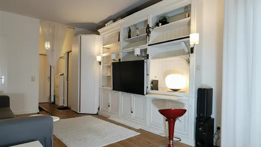 Apartments in Paris 20ème arrondissement - photo 2