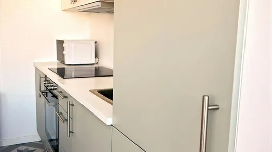 Rooms in Almada - photo 8